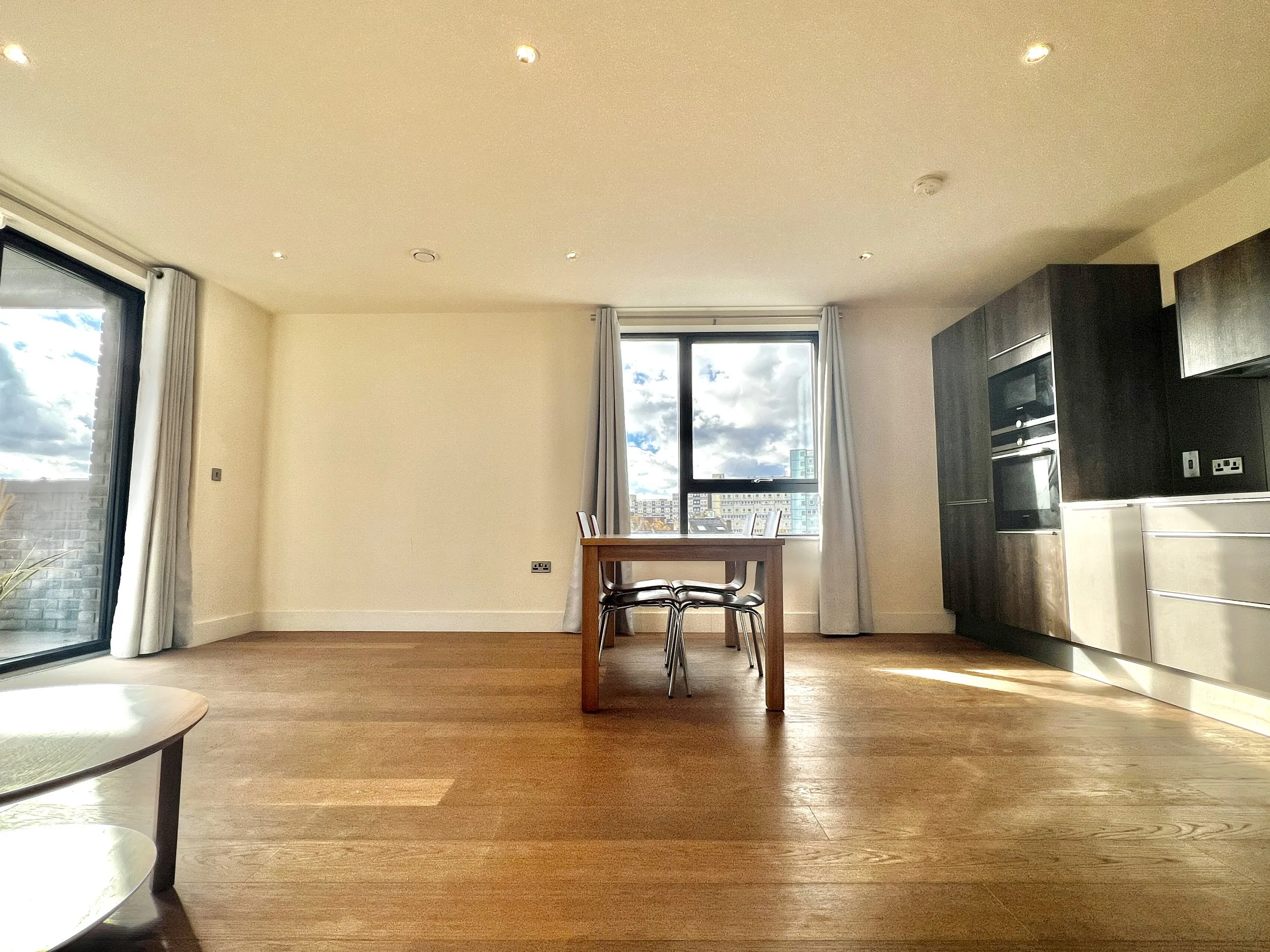 3 Bedrooms flat Battersea Power Station