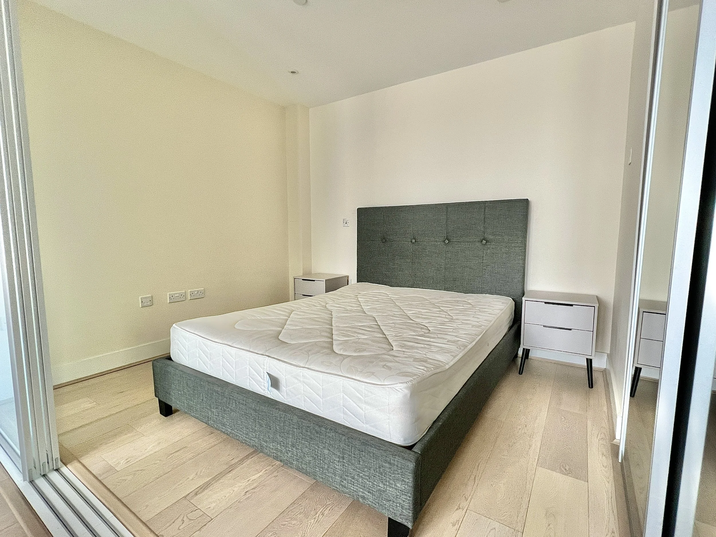 1 bedroom flat - Ravilious House