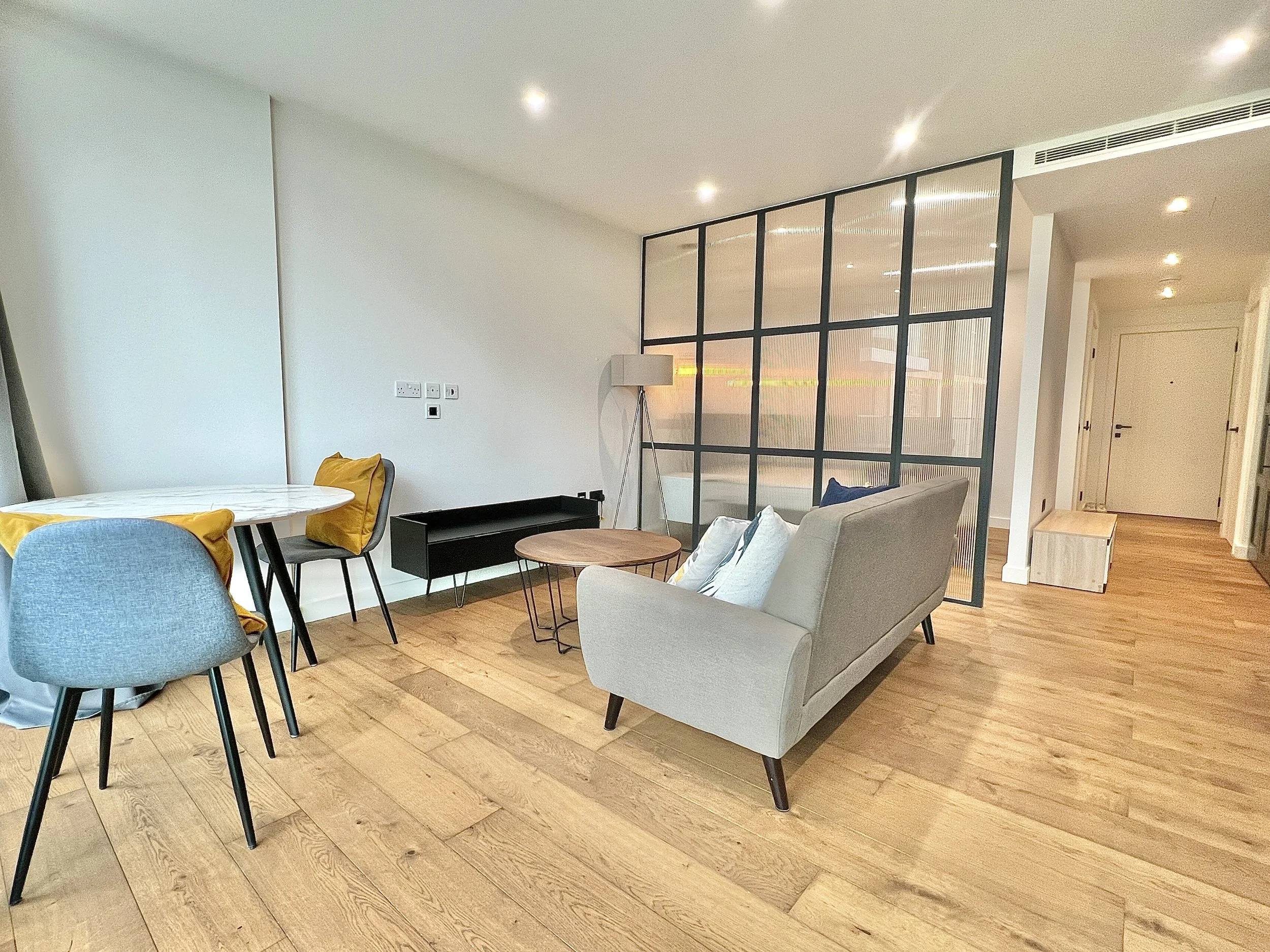 10th floor 1 bedroon flat