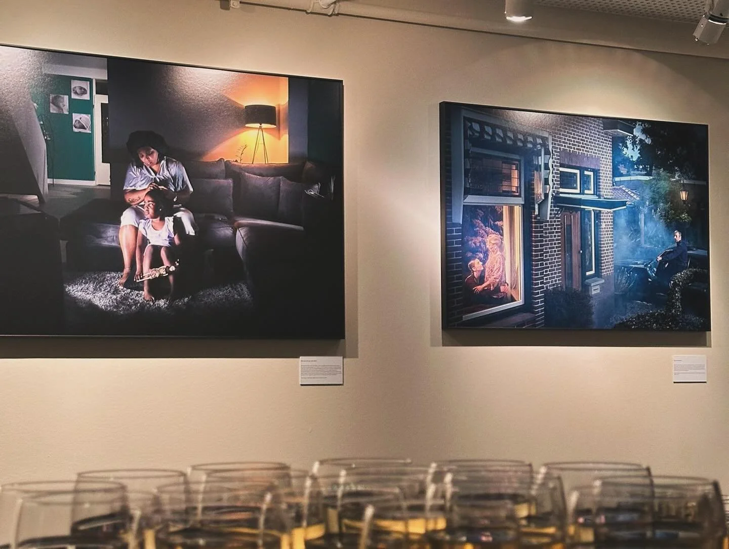 The word is out!! Eindelijk mogen we het bekend maken, wij zijn winnaars!! 🥳

In samenwerking met @nlfotomuseum en @iffr hebben wij dit hele toffe project mogen doen! Een totale fotoproductie realiseren binnen een week in de stijl van Gregory Crewds