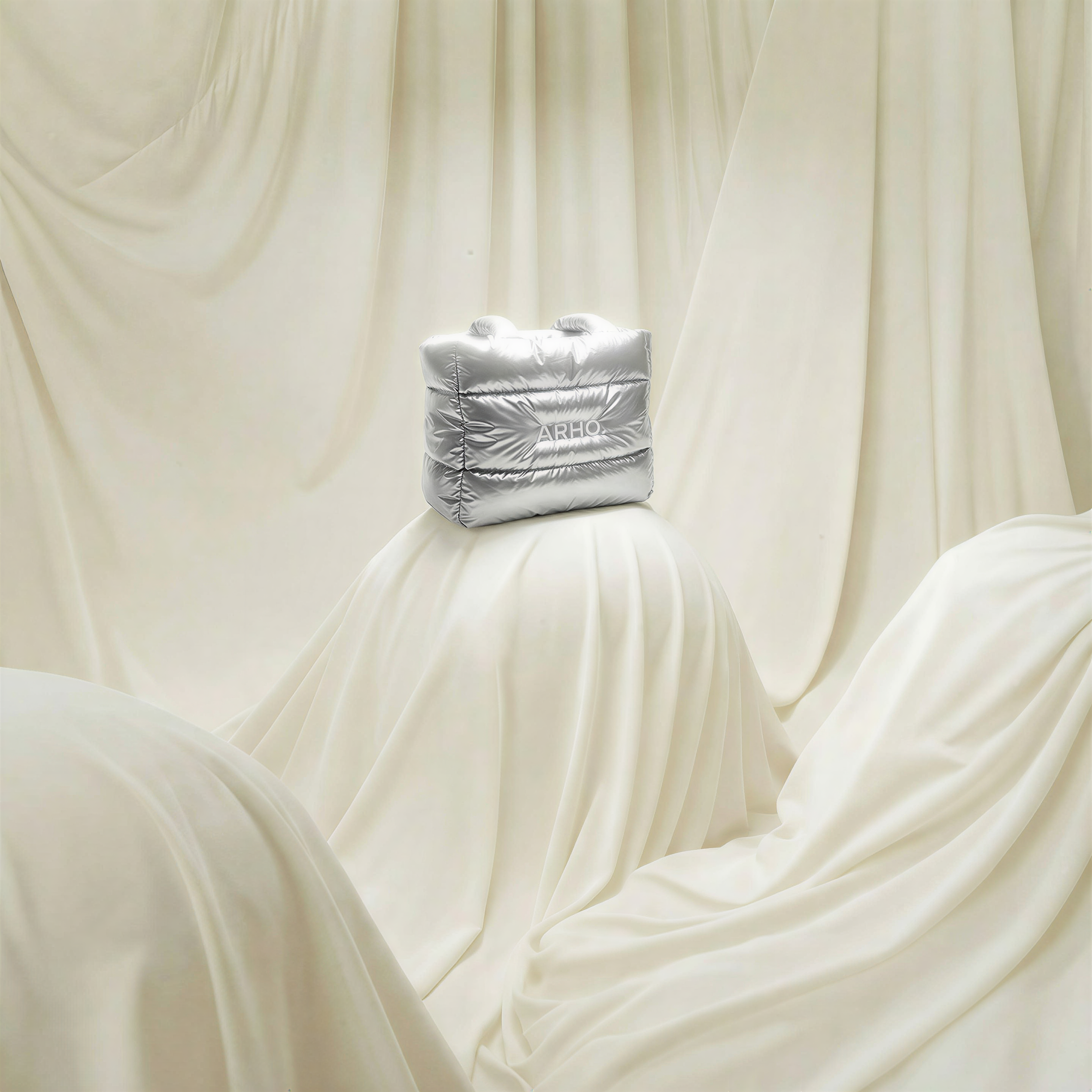 ARHO Tote Bag Lighting Adapted.png