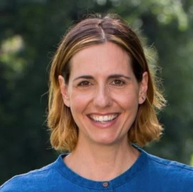 LIsa+P+Headshot.jpg
