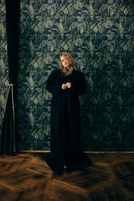 Mittel (20251016_AffectMagazine_0440_©AnnikaYanura 2 2).jpeg