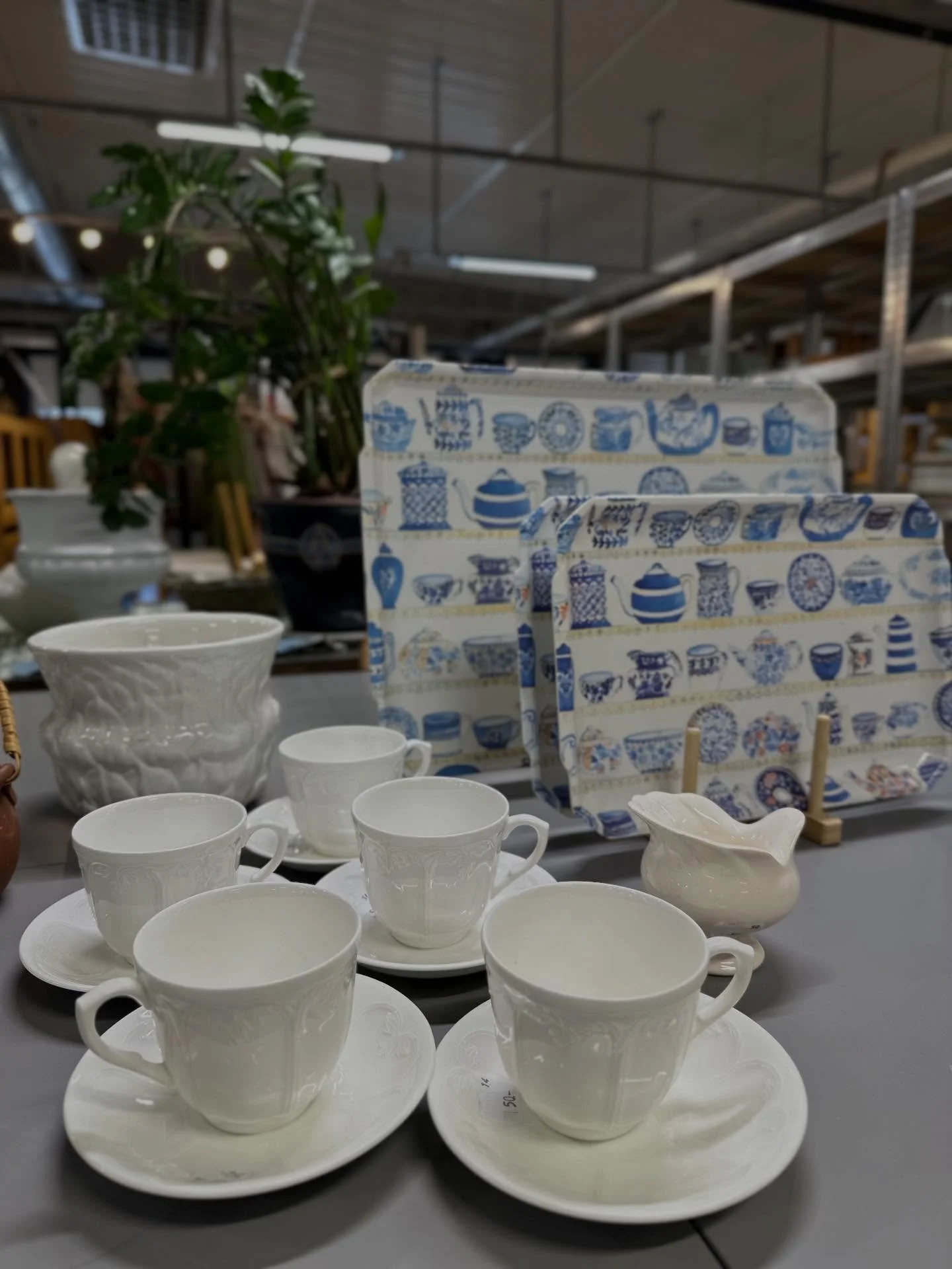 Vilken p&aring;skhelg ni bj&ouml;d oss p&aring; ❤️♻️🐣 Tack! Nu har vi st&auml;dat bort p&aring;sken och v&auml;lkomnar trots v&auml;dret v&aring;ren p&aring; riktigt 🌸 Vi &ouml;nskar er hj&auml;rtligt v&auml;lkomna till oss p&aring; Agape ♻️

⏰ M&a