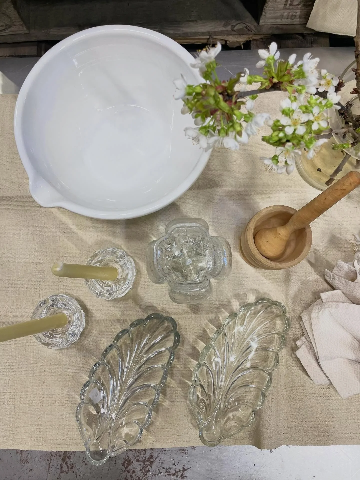 Vi &auml;r s&aring; tacksamma f&ouml;r att fint ni kommer och sk&auml;nker till oss! H&auml;r kommer n&aring;gra godbitar fr&aring;n butiken just nu!💛

📍Kinnegatan 15, Lidk&ouml;ping 
🕝M&aring;n-fre 12-18, L&ouml;r 10-14
☎️076 610 44 70