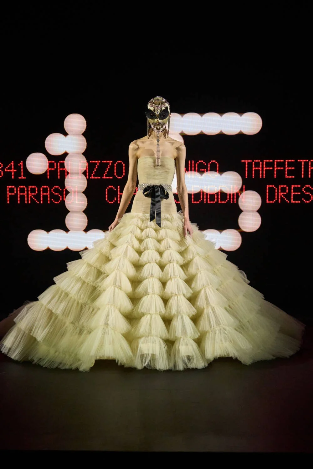 015_VALENTINO_HC25.jpg