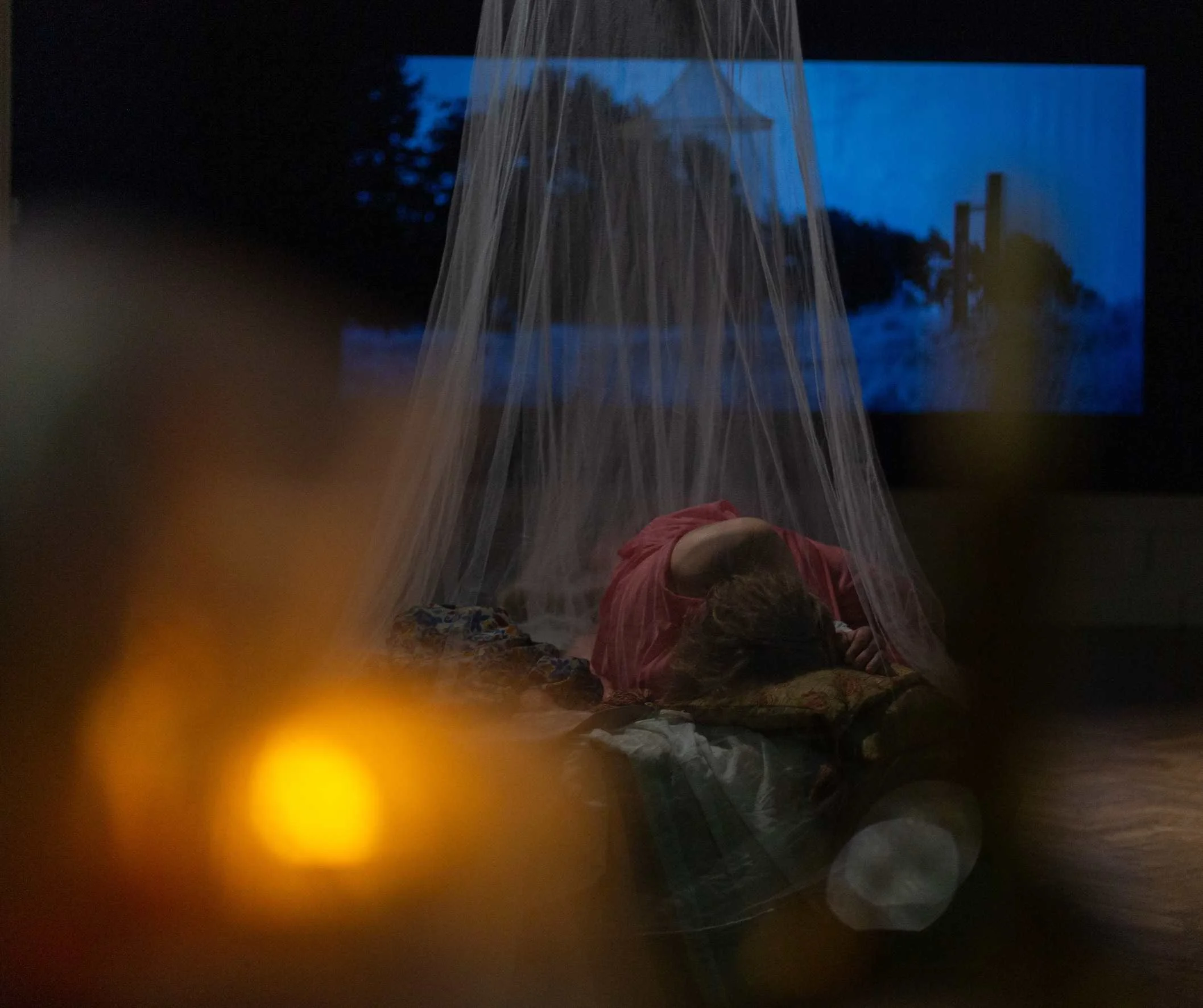 CRAIG SINCLAIR and PIOTR MARCHEWKA TENDER KNIGHTS (2024) 

Installation & performance

Tender Knights is a multimedia installation using film, sculpture and found objects to evoke an alternate reality wherein the titular characters explore notions of