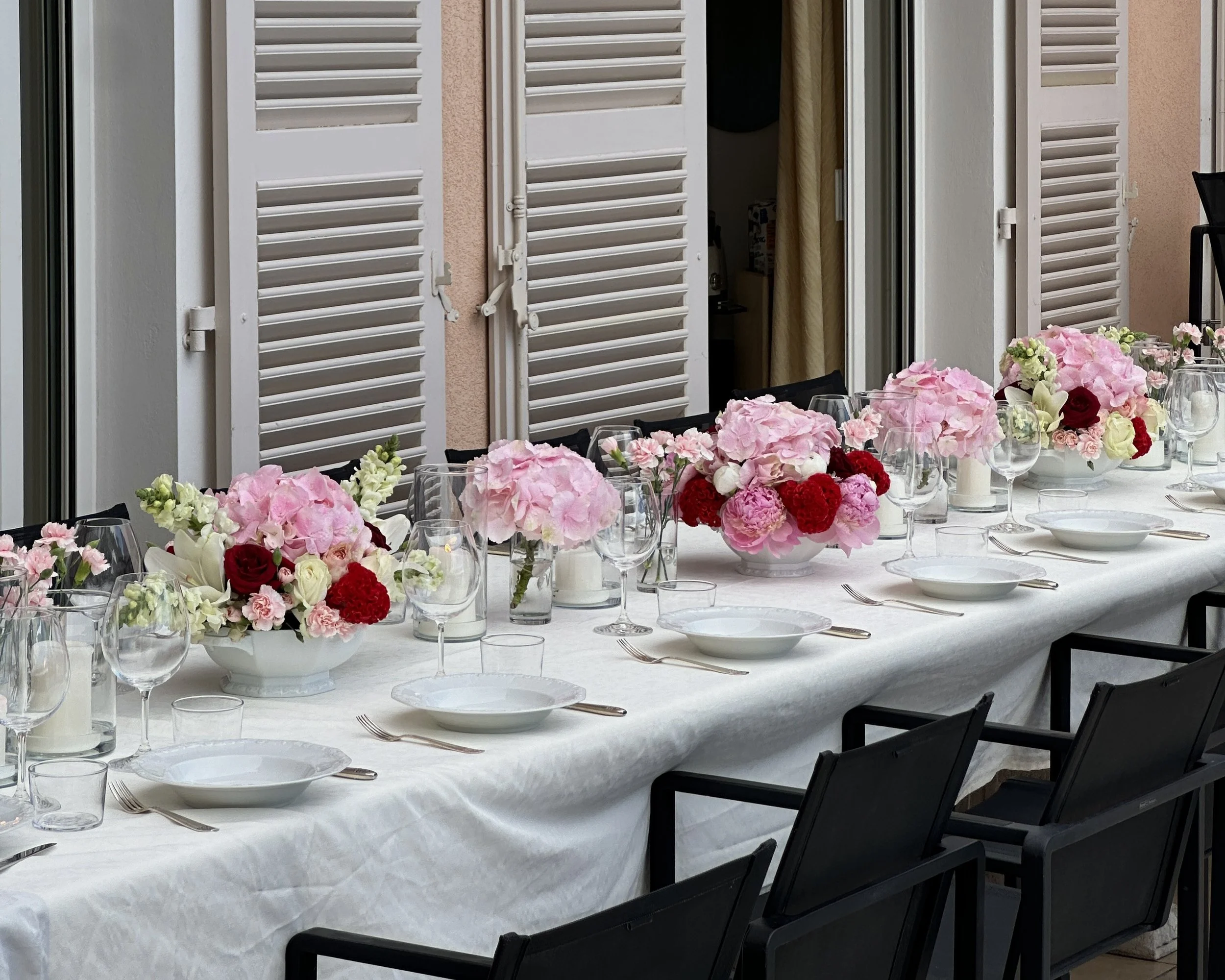 Private Events & Celebrations
Villa Monaco set for a private celebration, offering an elegant backdrop for intimate gatherings, birthdays, and special occasions.