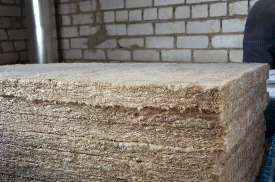 How does stone wool maximise insulation?
