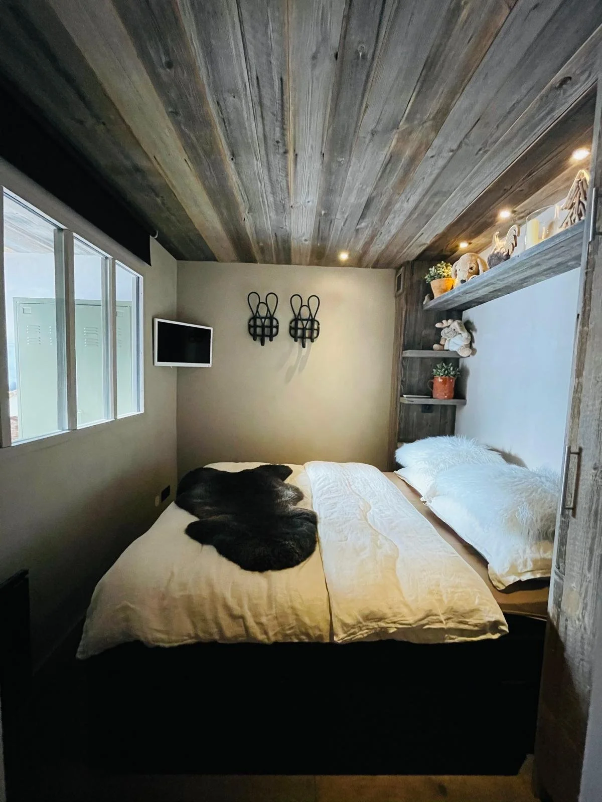 PHOTO-2025-10-20-11-56-42 5.jpg