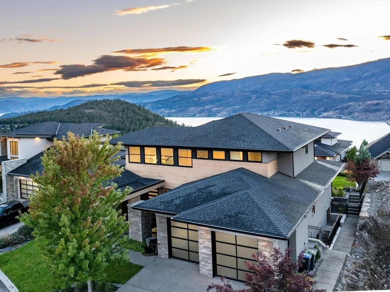 Energy Efficient custom family homebuilder okanagan british columbia