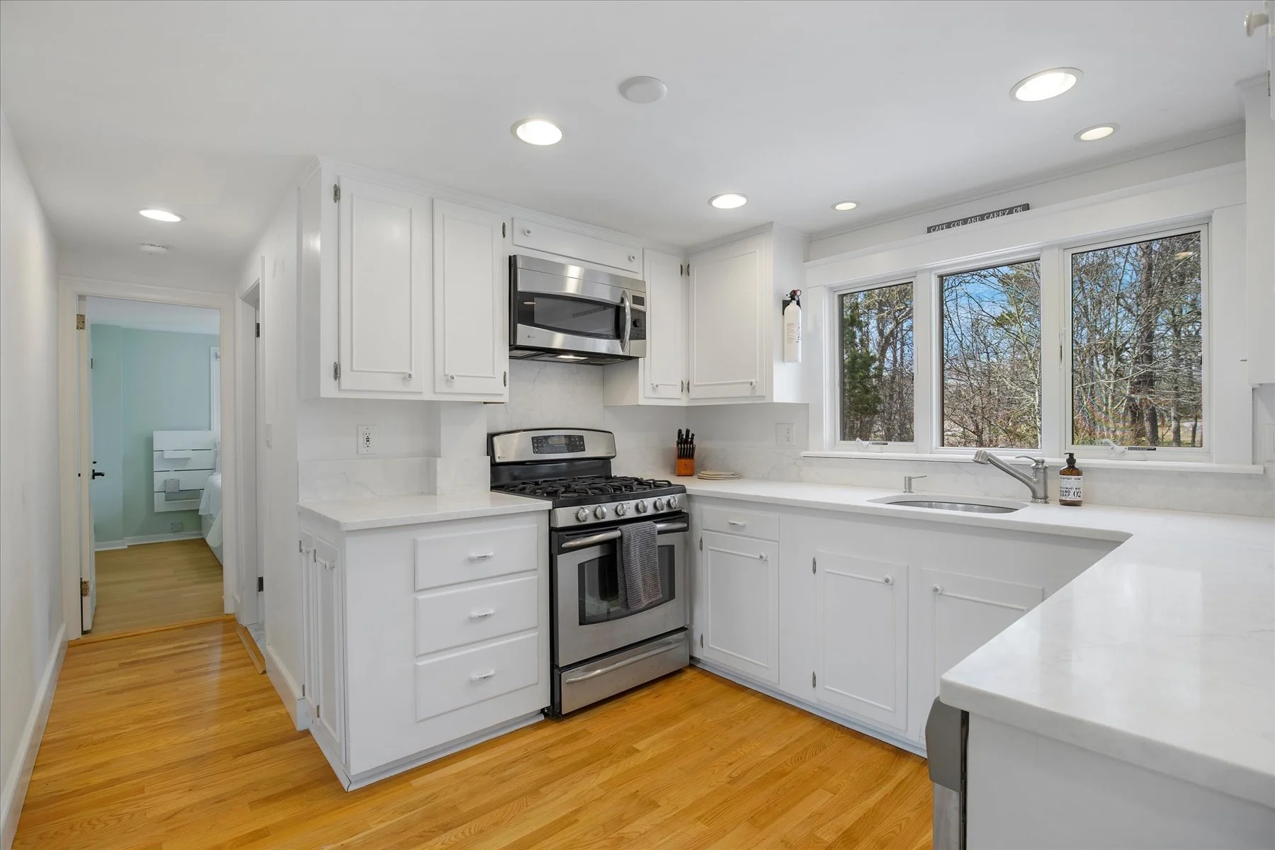 Cape Cod Vacation Rental Management | Tuxfin Hospitality Property - Dog-Friendly Yarmouth Home for Short Term Bookings - Save Money over Airbnb & VRBO - Homeowners Rent Second Homes for Extra Income. 100 Kingsbury Beach Eastham