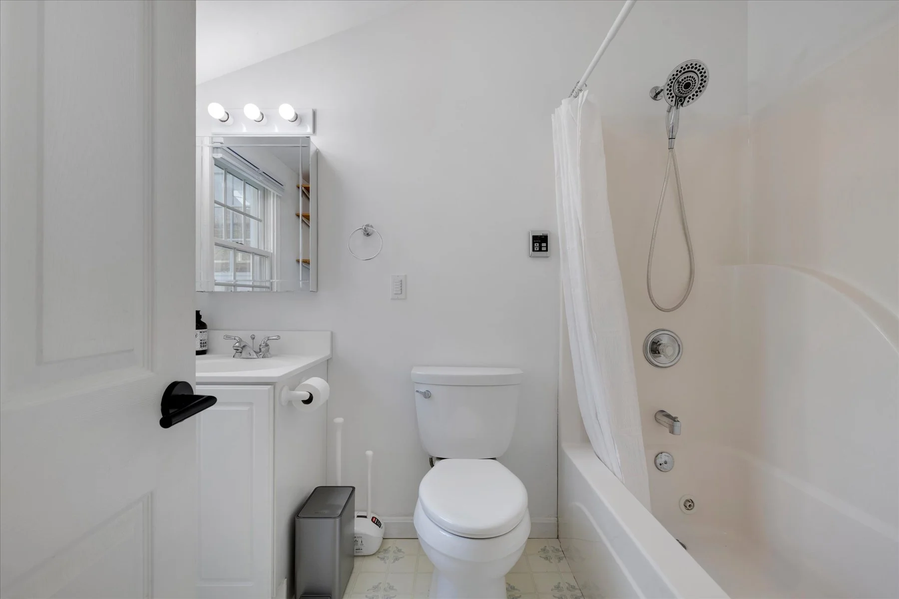 Cape Cod Vacation Rental Management | Tuxfin Hospitality Property - Dog-Friendly Yarmouth Home for Short Term Bookings - Save Money over Airbnb & VRBO - Homeowners Rent Second Homes for Extra Income. 100 Kingsbury Beach Eastham