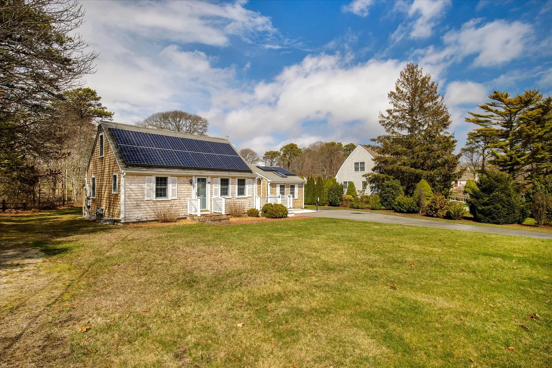 Cape Cod Vacation Rental Management | Tuxfin Hospitality Property - Dog-Friendly Yarmouth Home for Short Term Bookings - Save Money over Airbnb & VRBO - Homeowners Rent Second Homes for Extra Income. 100 Kingsbury Beach Eastham