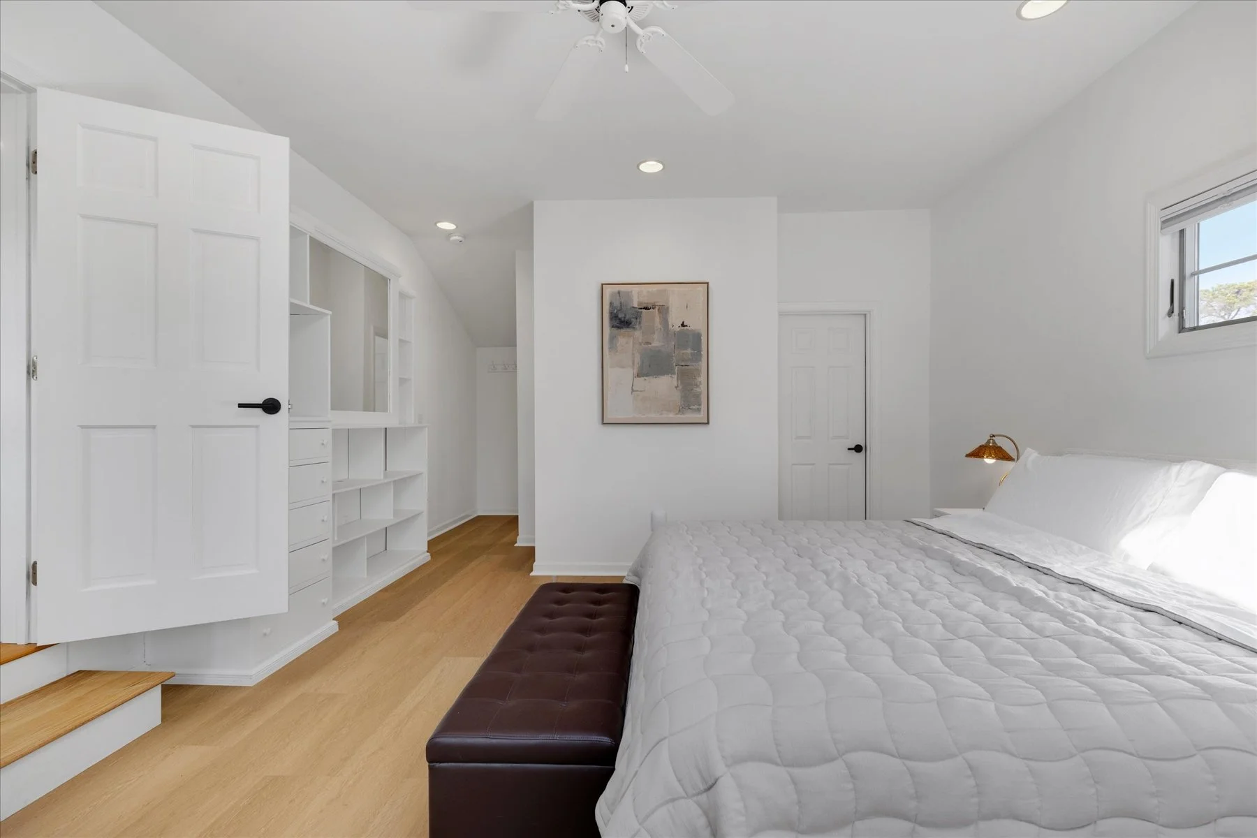 Cape Cod Vacation Rental Management | Tuxfin Hospitality Property - Dog-Friendly Yarmouth Home for Short Term Bookings - Save Money over Airbnb & VRBO - Homeowners Rent Second Homes for Extra Income. 100 Kingsbury Beach Eastham