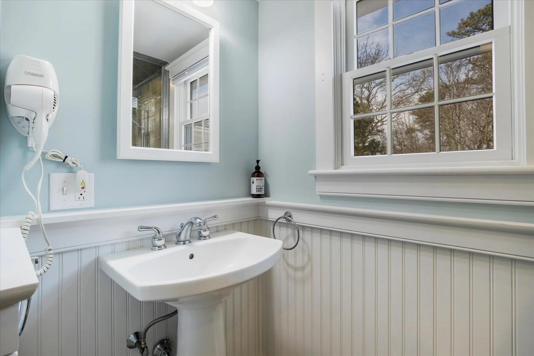 Cape Cod Vacation Rental Management | Tuxfin Hospitality Property - Dog-Friendly Yarmouth Home for Short Term Bookings - Save Money over Airbnb & VRBO - Homeowners Rent Second Homes for Extra Income. 100 Kingsbury Beach Eastham