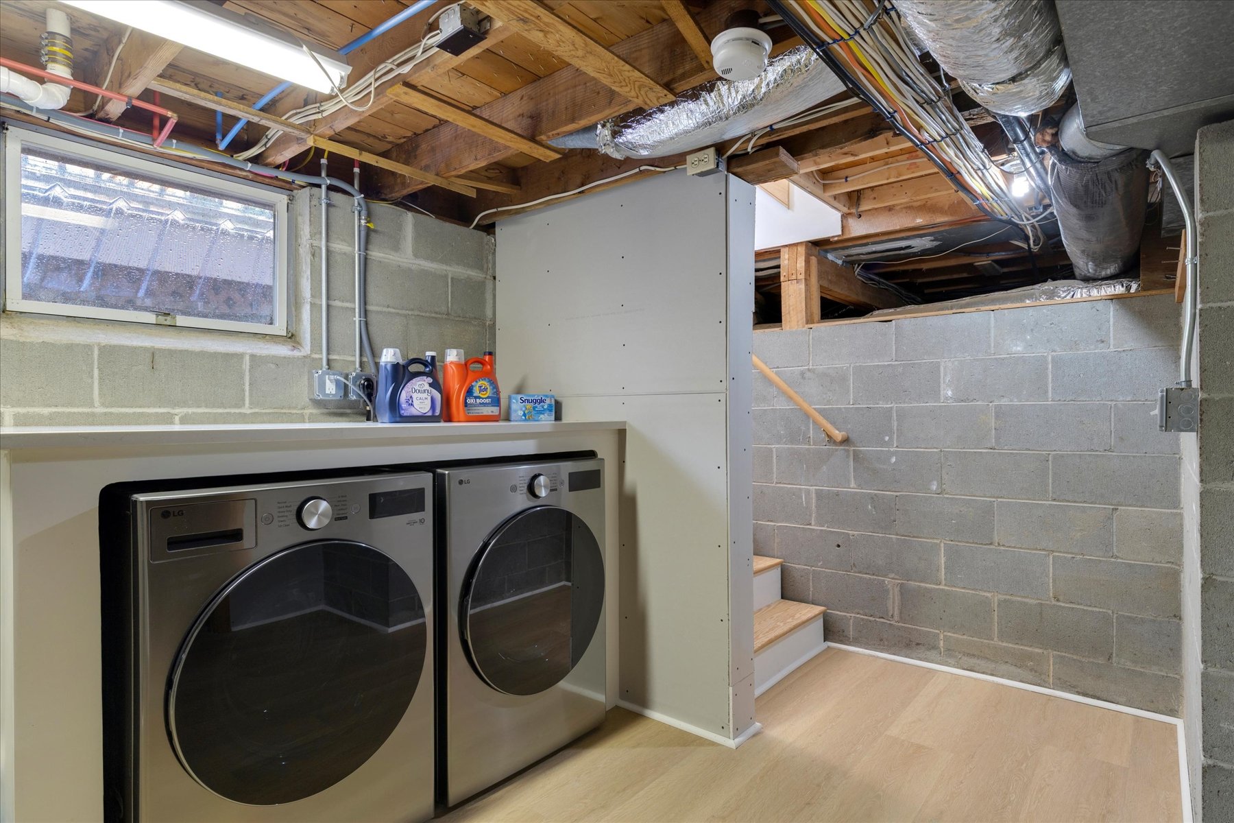 Cape Cod Vacation Rental Management | Tuxfin Hospitality Property - Dog-Friendly Yarmouth Home for Short Term Bookings - Save Money over Airbnb & VRBO - Homeowners Rent Second Homes for Extra Income. 100 Kingsbury Beach Eastham