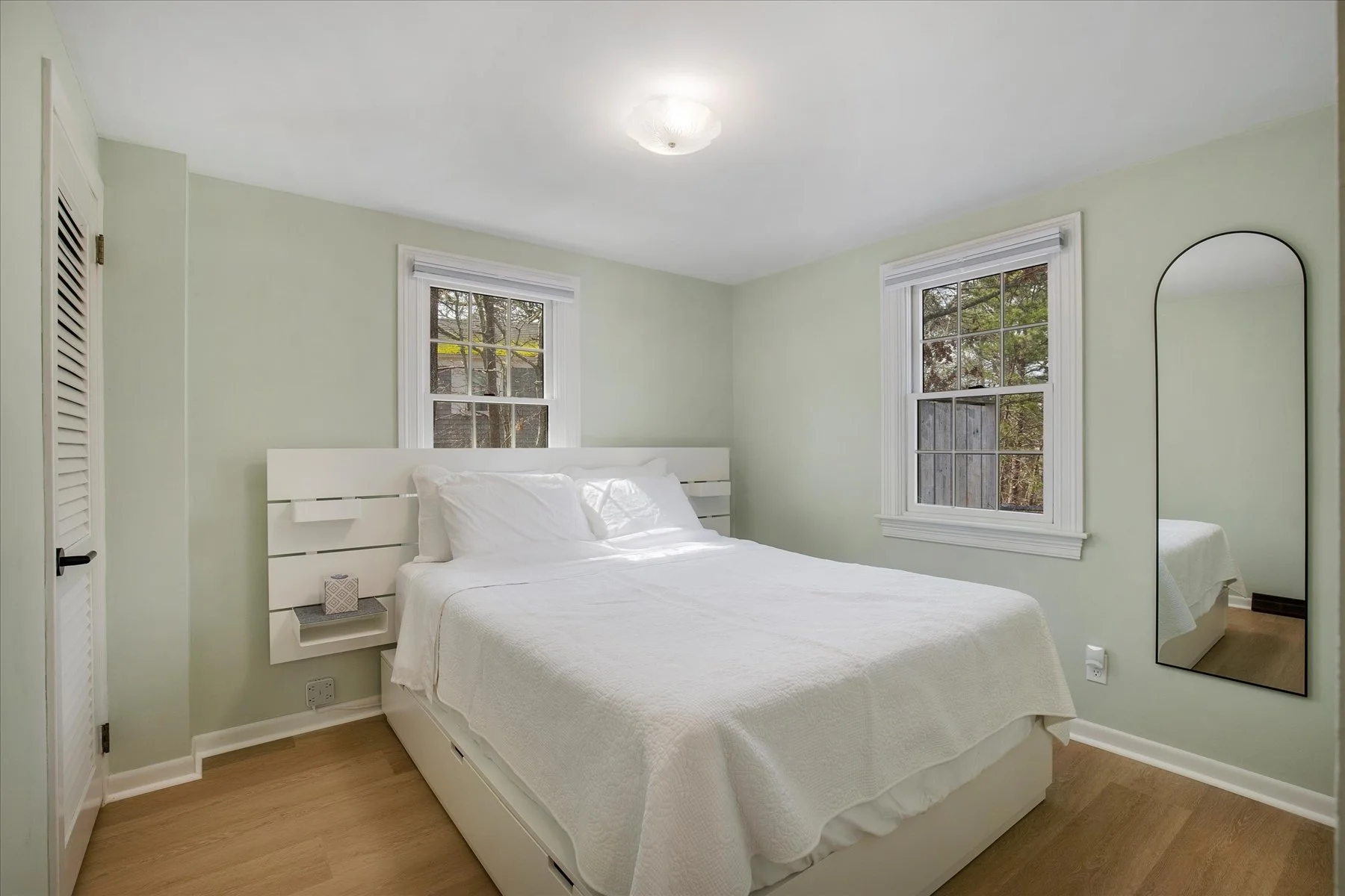 Cape Cod Vacation Rental Management | Tuxfin Hospitality Property - Dog-Friendly Yarmouth Home for Short Term Bookings - Save Money over Airbnb & VRBO - Homeowners Rent Second Homes for Extra Income. 100 Kingsbury Beach Eastham