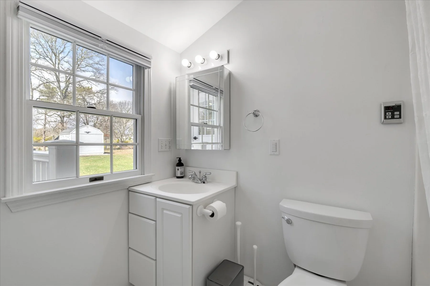 Cape Cod Vacation Rental Management | Tuxfin Hospitality Property - Dog-Friendly Yarmouth Home for Short Term Bookings - Save Money over Airbnb & VRBO - Homeowners Rent Second Homes for Extra Income. 100 Kingsbury Beach Eastham