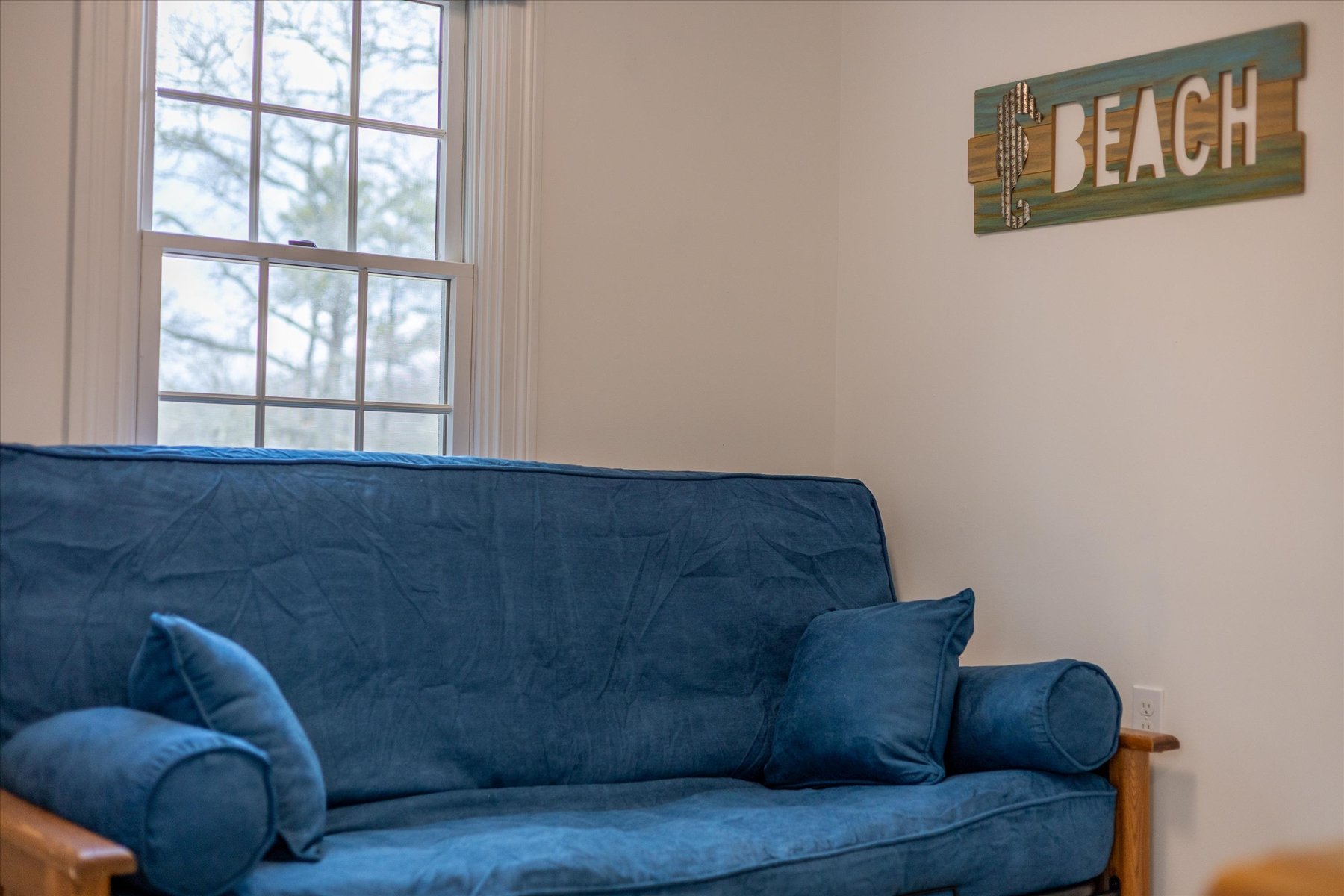 Cape Cod Vacation Rental Management | Tuxfin Hospitality Property - Dog-Friendly Yarmouth Home for Short Term Bookings - Save Money over Airbnb & VRBO - Homeowners Rent Second Homes for Extra Income. 100 Kingsbury Beach Eastham