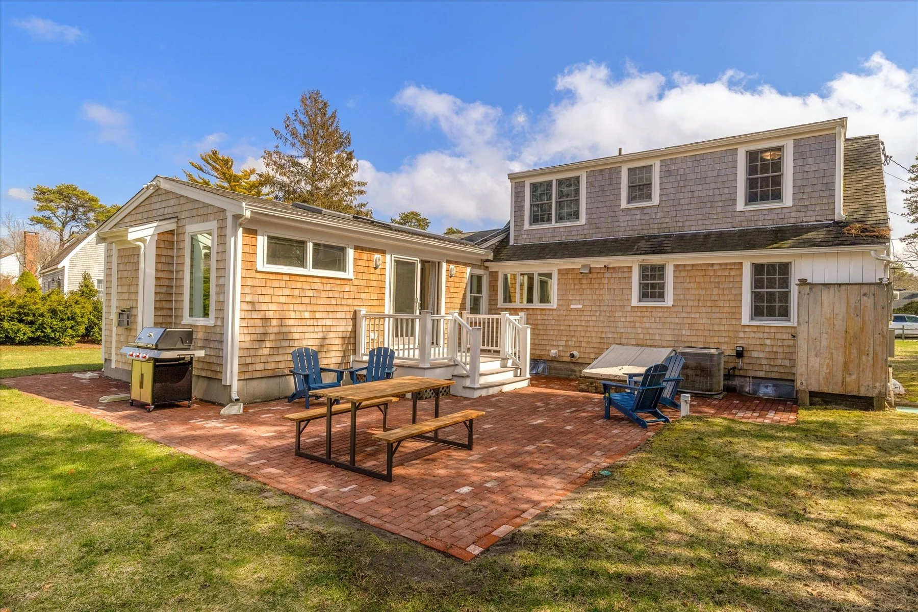Cape Cod Vacation Rental Management | Tuxfin Hospitality Property - Dog-Friendly Yarmouth Home for Short Term Bookings - Save Money over Airbnb & VRBO - Homeowners Rent Second Homes for Extra Income. 100 Kingsbury Beach Eastham