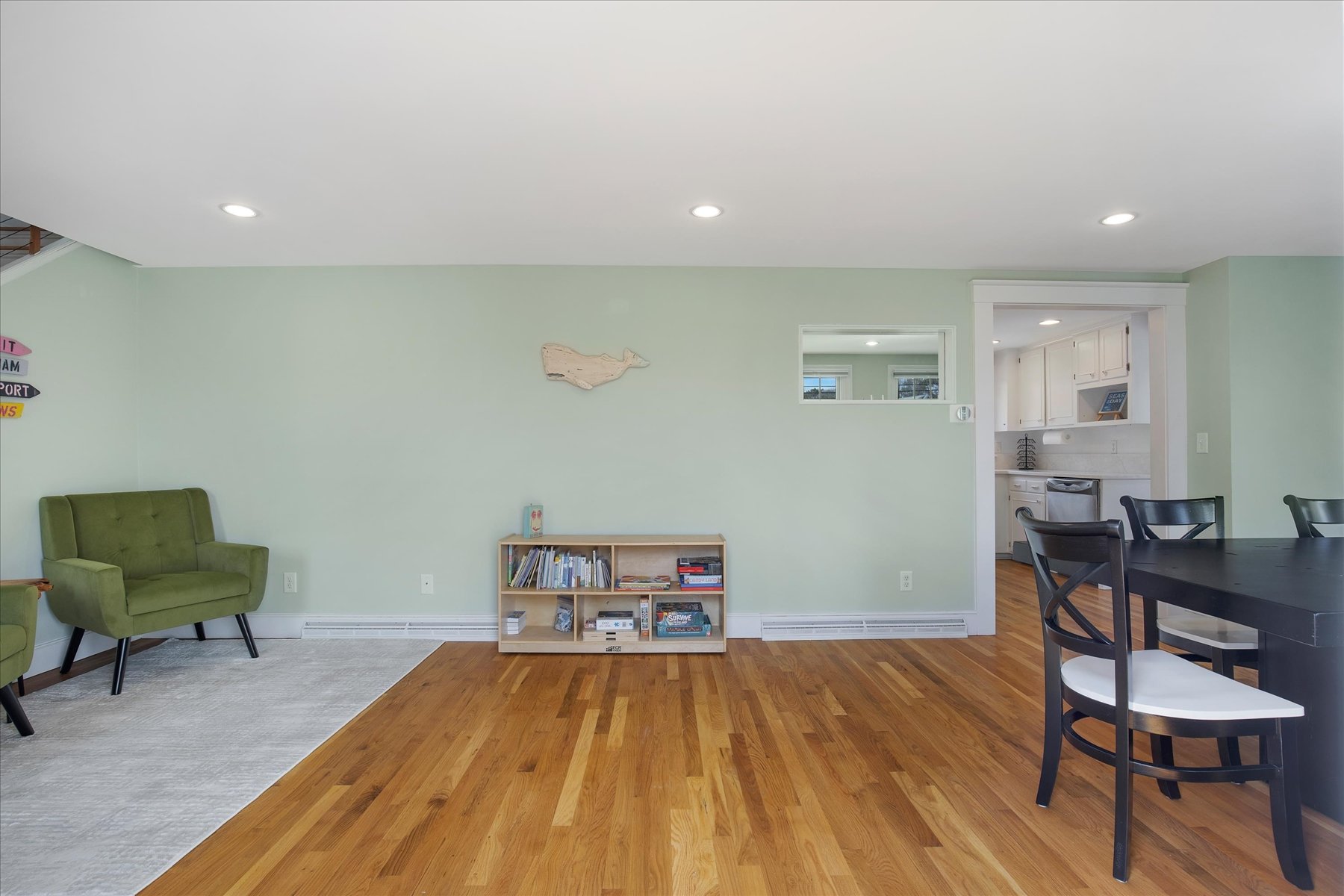 Cape Cod Vacation Rental Management | Tuxfin Hospitality Property - Dog-Friendly Yarmouth Home for Short Term Bookings - Save Money over Airbnb & VRBO - Homeowners Rent Second Homes for Extra Income. 100 Kingsbury Beach Eastham