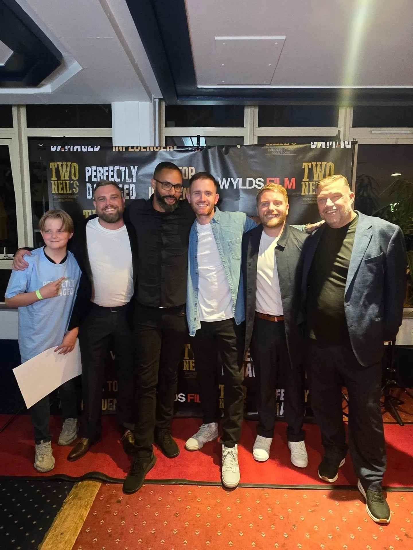 Premiere of @perfectlydamageduk 
Directed by @big_al_casey 
In shot right to left @thescullydad @dandraper__ @wyldsfilm @danlawrencecomedy great night great film great people.
Photo by @captured_by_carli

Red Carpet Event Premiere Showcase British Fi