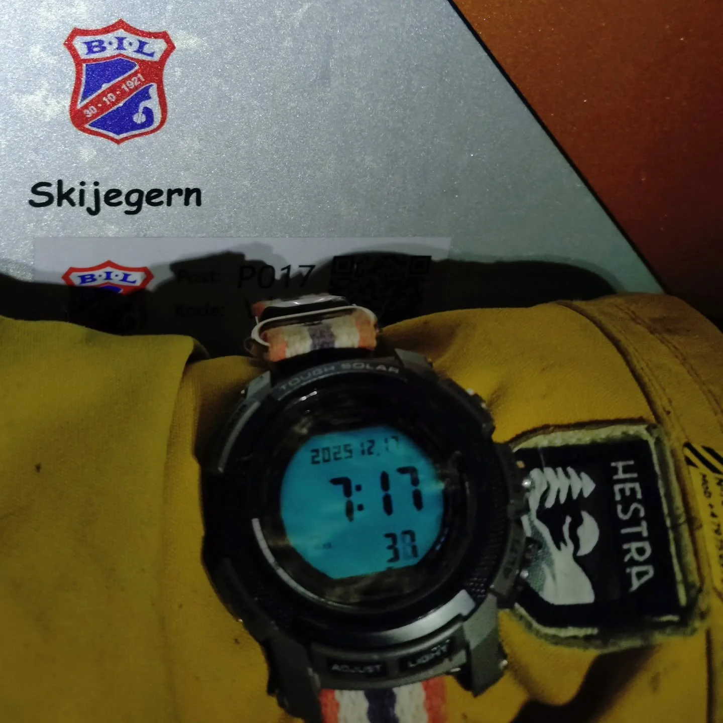 En god start p&aring; dagen for urmakeren. Utstyrt med monsterbrodder og hodelykt taes &aring;rets f&oslash;rste skijegerpost.
Minner samtidig om at skijegerkonvoluttene for Bymarka er i salg hos oss.
#skijeger #orientering #bymarka #skijegern