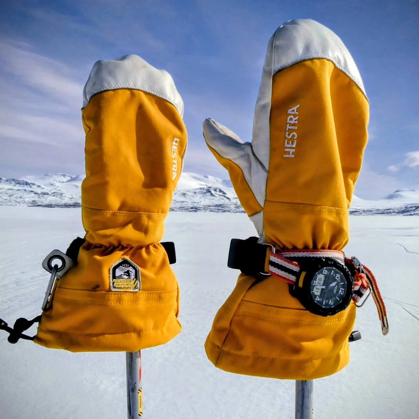 &Aring;pningstider i p&aring;sken.
I &aring;r tar vi en lang p&aring;ske og reiser bort.
Urmakeren tar med p&aring;skevottene og reiser til fjells palmehelgen og blir borte til over p&aring;ske
Det betyr at vi har stengt f.o.m 28.03 t.o.m 06.04.
Uke 