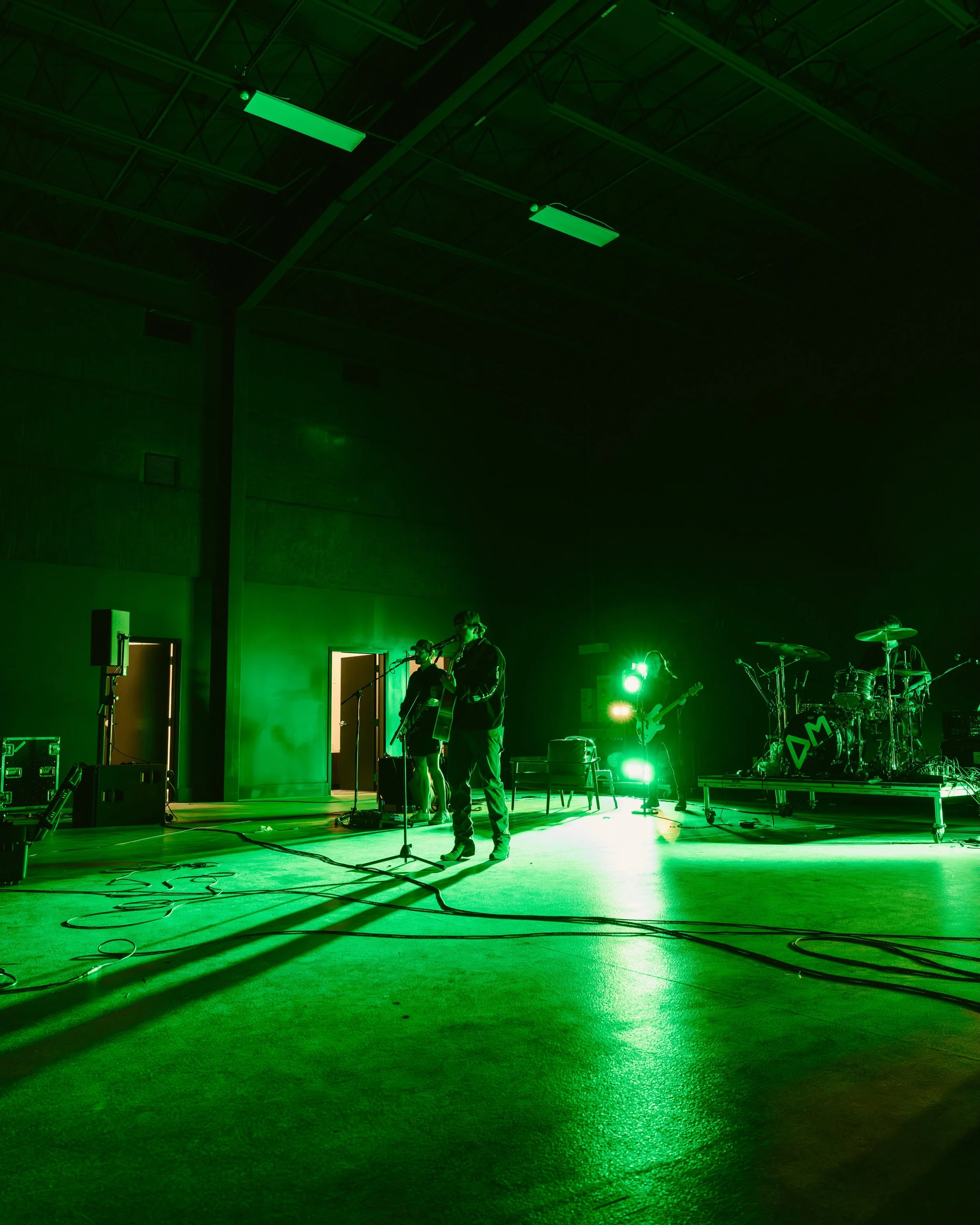 Dylan Marlowe spent time in Studio P at BLKBX preparing for a busy summer of headline dates, fairs and festivals, and select support dates with Ella Langley! From production programming to show rehearsals, the team dialed everything in before heading