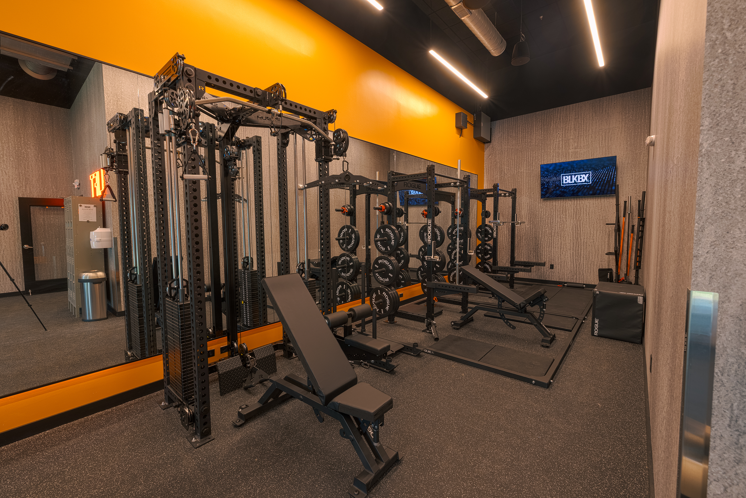 BLKBX GYM-BAR-KITCHEN-3.png