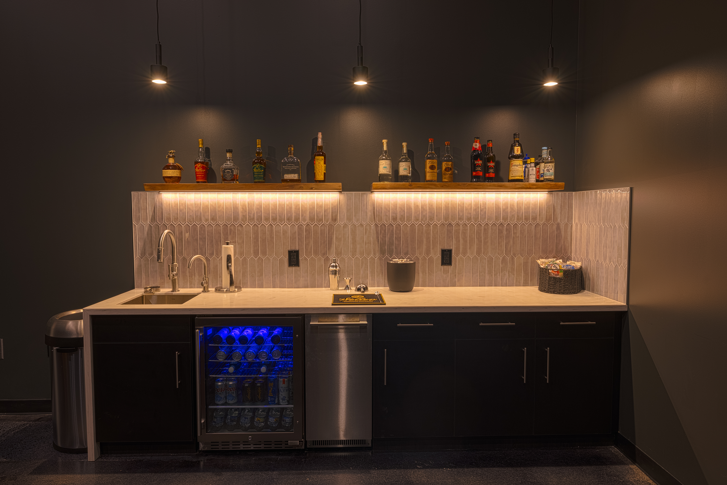 BLKBX GYM-BAR-KITCHEN-4.png