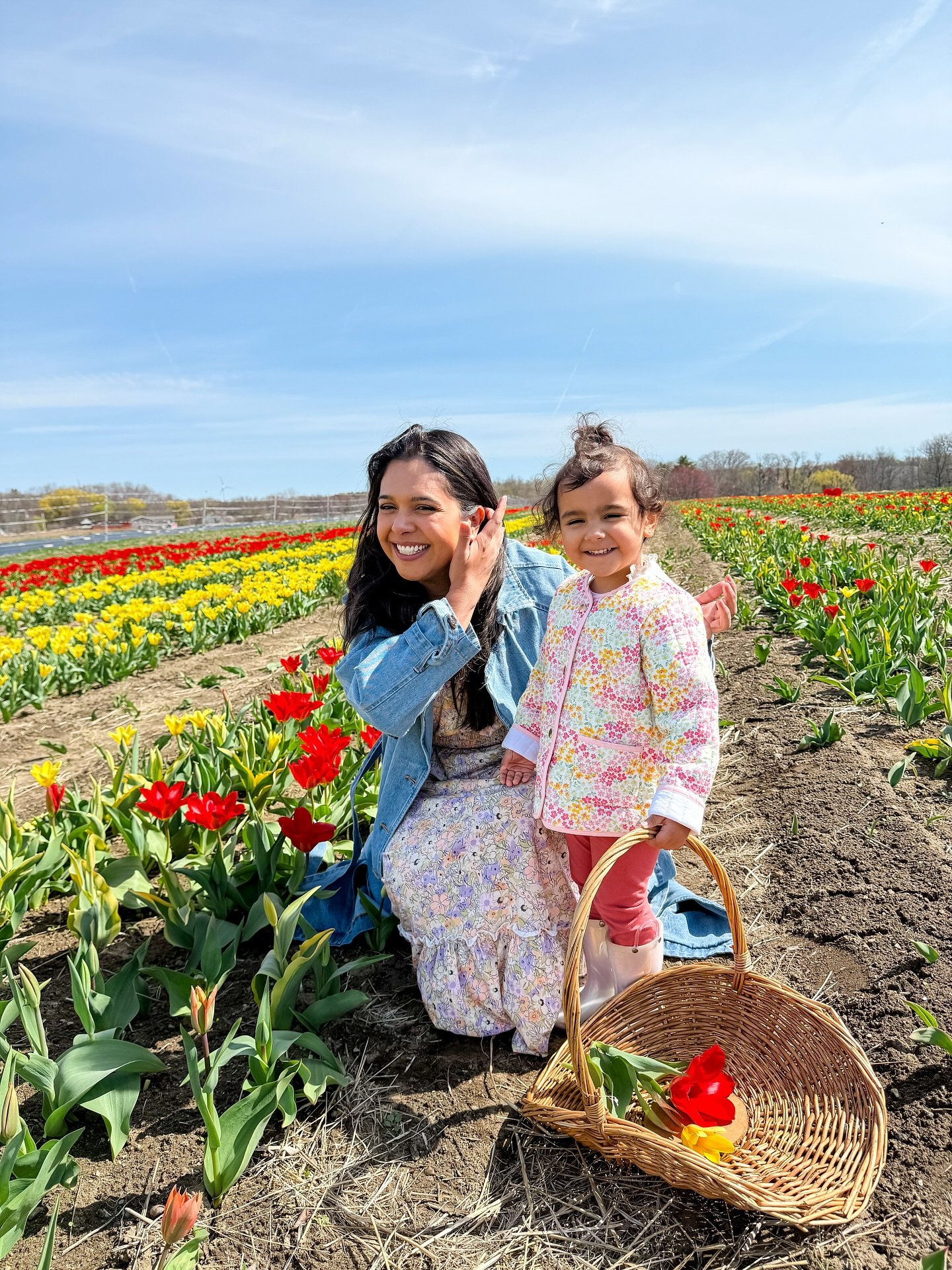 It's very early in the season 🌷🌷 but @felixsfamilyfarm never disappoints! I feel like I hibernated all winter and I'm finally defrosting!
Peak bloom here the last weekend of April into May! I need more spring recommendations on the North Shore!