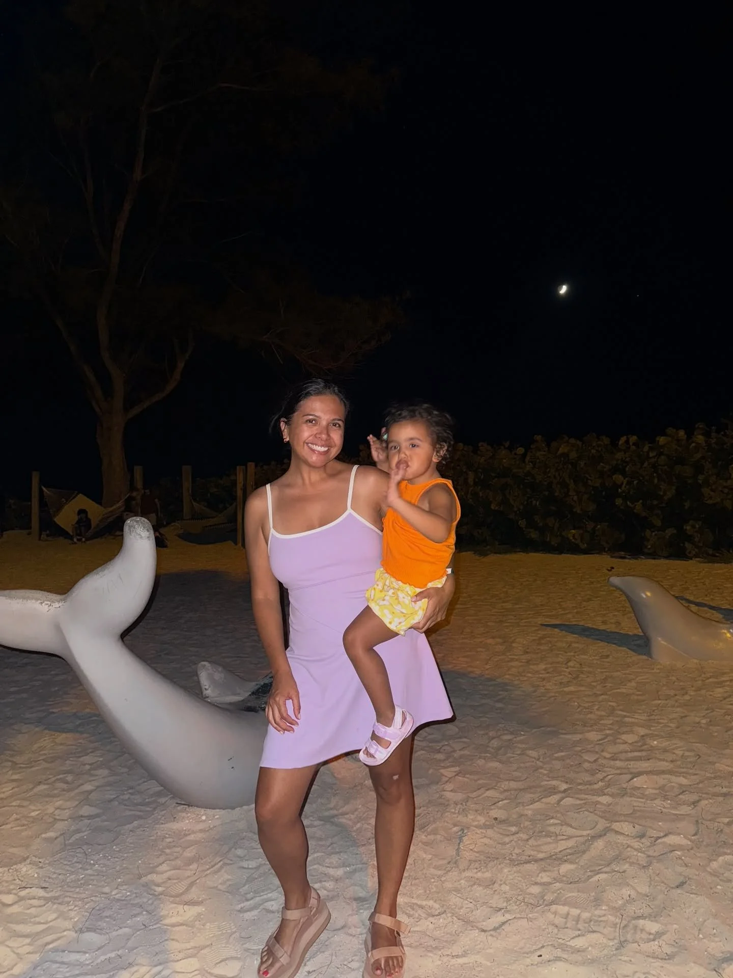 August was filled with family, a lot of work, random adventures, rented clothes and beautiful moments. If you swipe to the end - you'll see one that was perfect (in the most heartbreaking way) 🌈