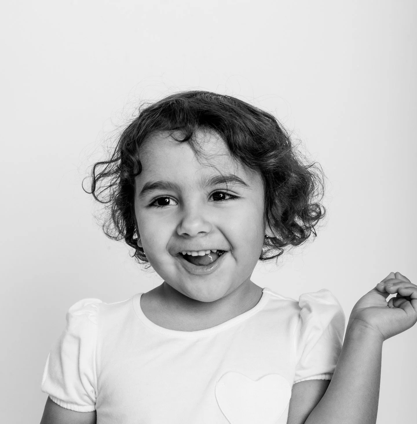 I'm obsessed with these candid style photos of Claire from the last photo event at @mayne_kids with @markmannephotography. They are scheduling their next event - if you're interested reach out to them to schedule a weekend session! 📸
