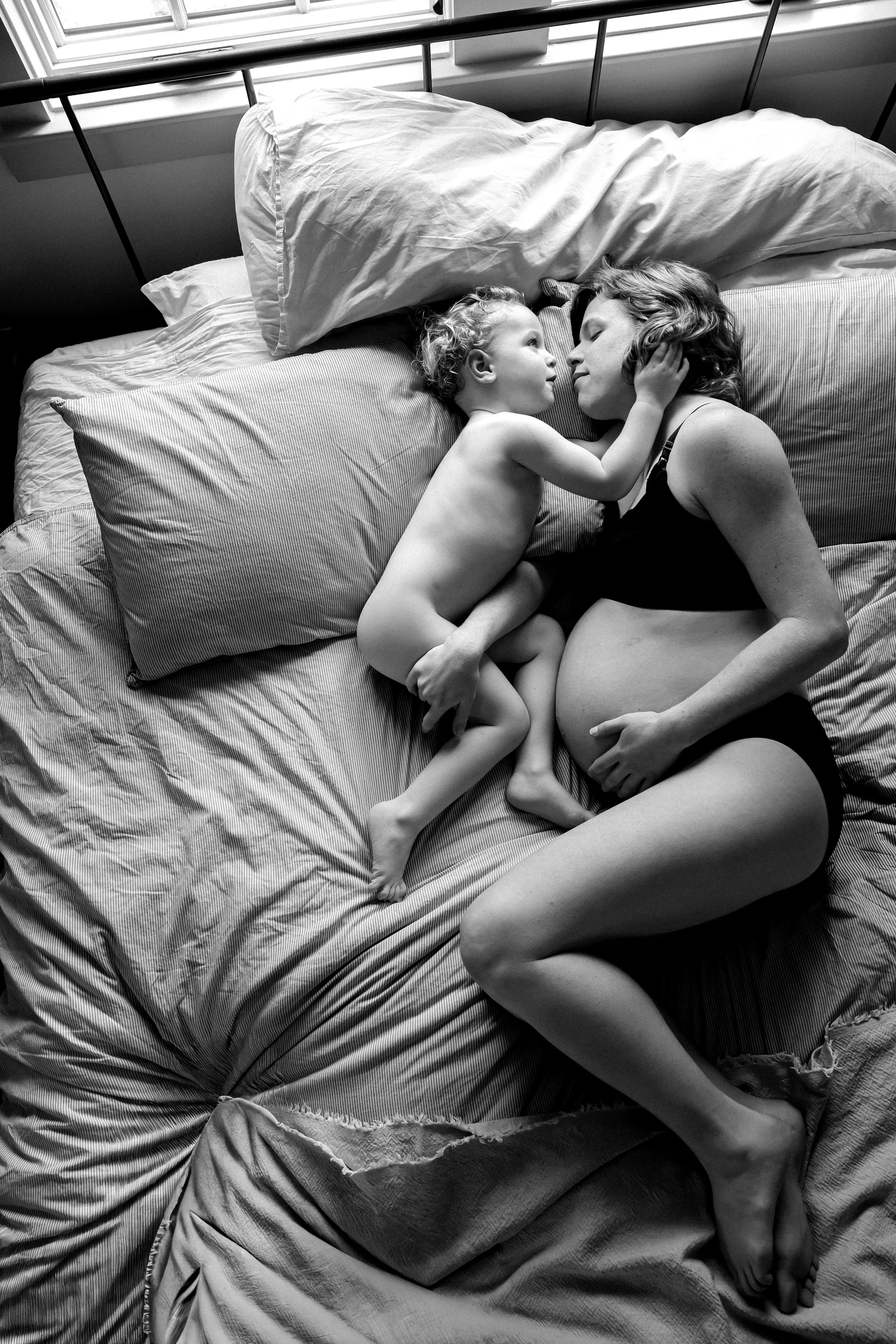 12.23.25-KeeliFaithPhotography-GraceMaternity-B&W-113.jpeg