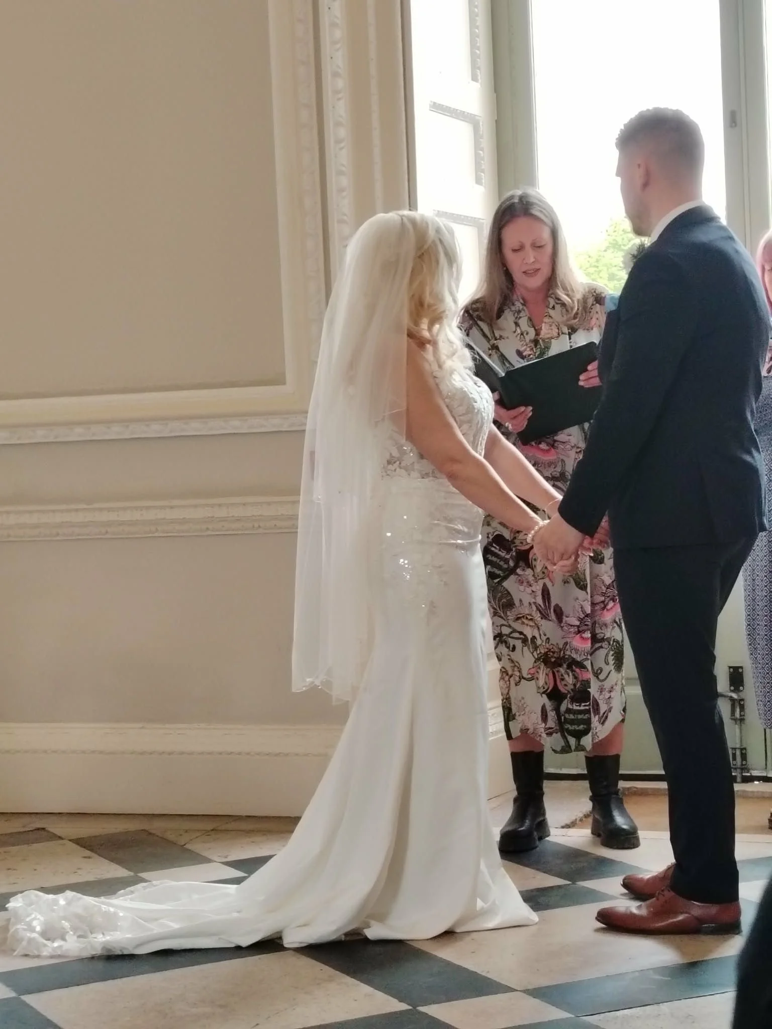 Midweek 'keep it simple' ceremony