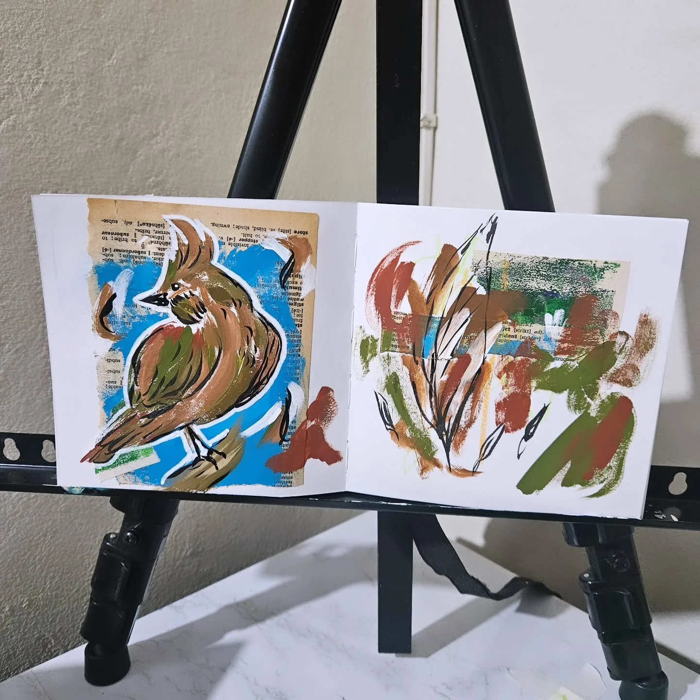 I literally have like 50 plus things I could post but I keep forgetting 🙃 😫. Hope you are doing okay. 
.
.
.
#abstractart #paintafeeling #artist #bird #paint #illusration