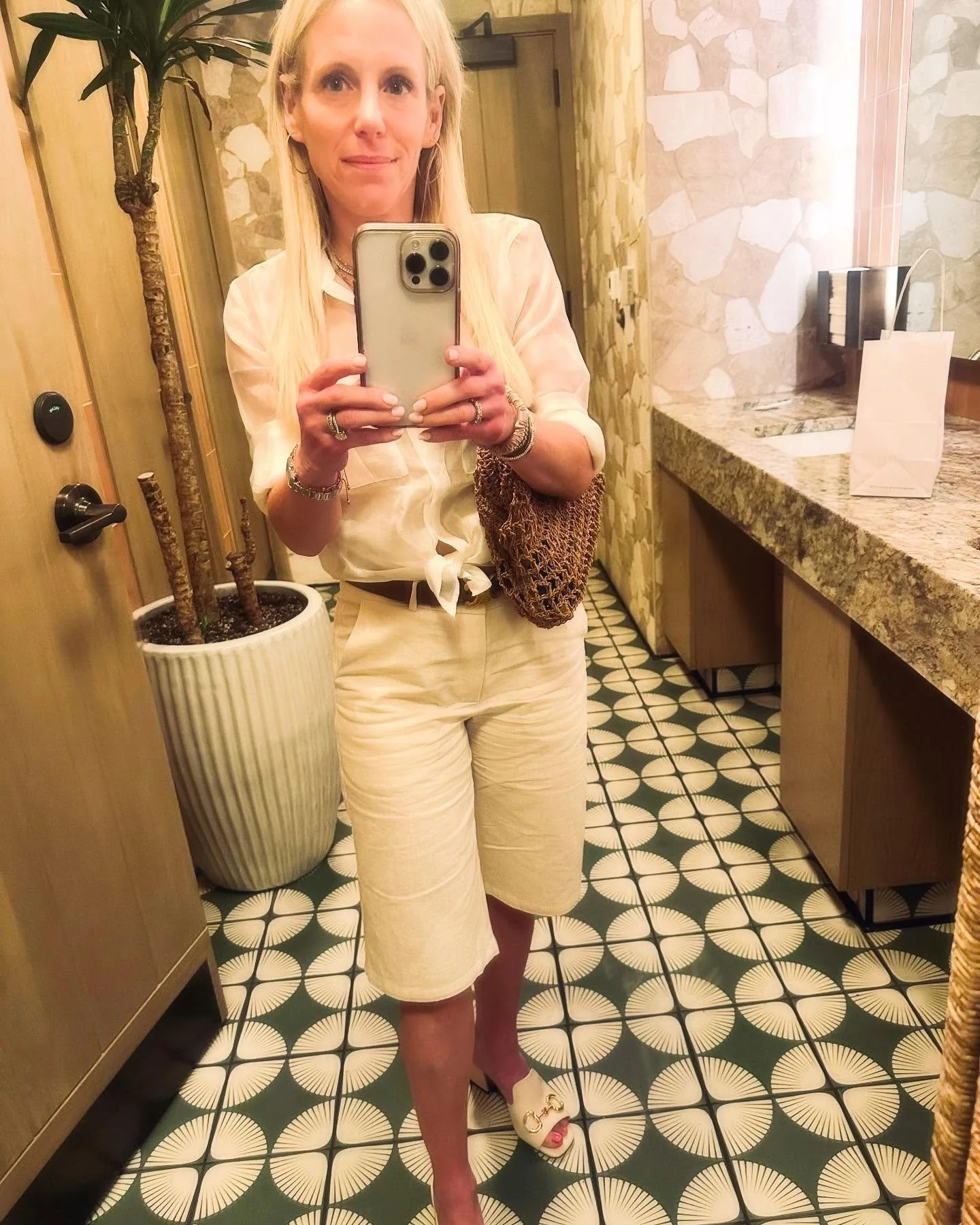 When your outfit matches the restaurant aesthetic. #jorts #linen #summervibes