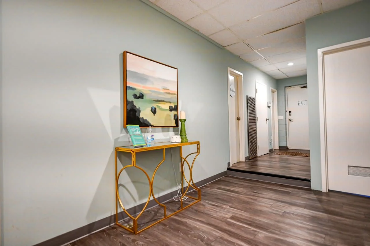 hall to bathroom.jpg