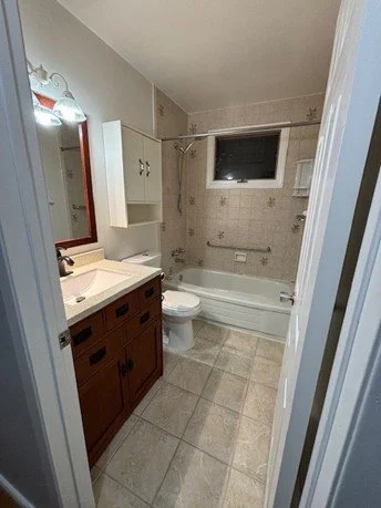 Bathroom2.jpg