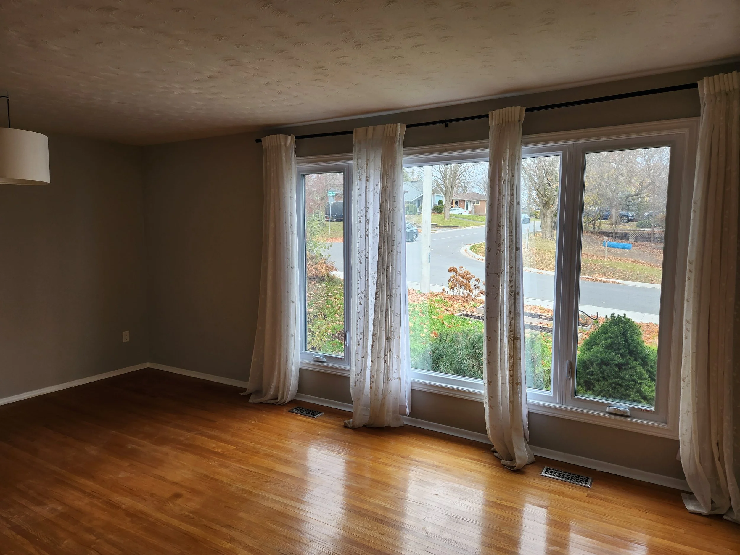 Upper - 377 Applegrove Avenue