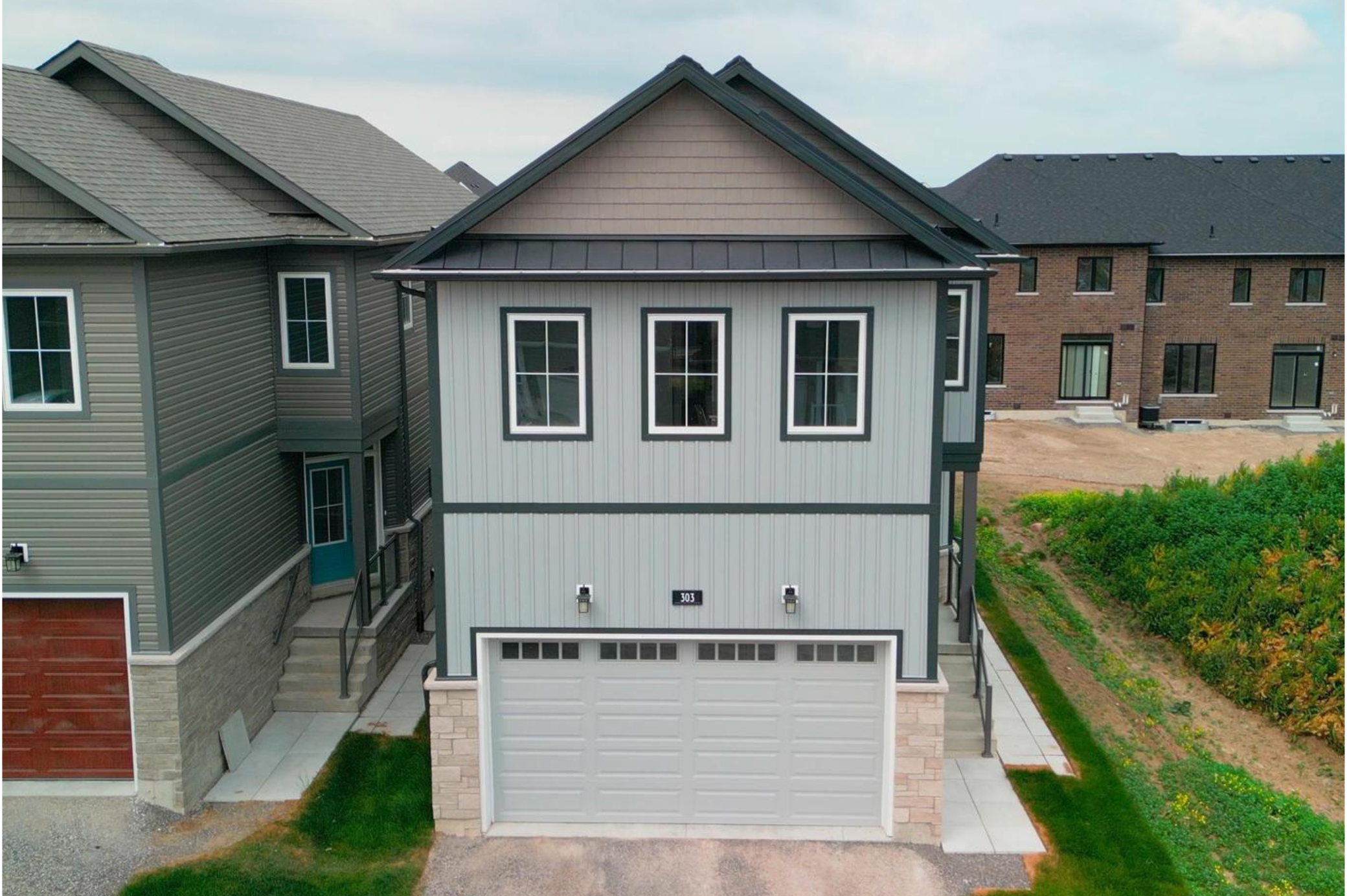 Upper - 303 Mullighan Gardens