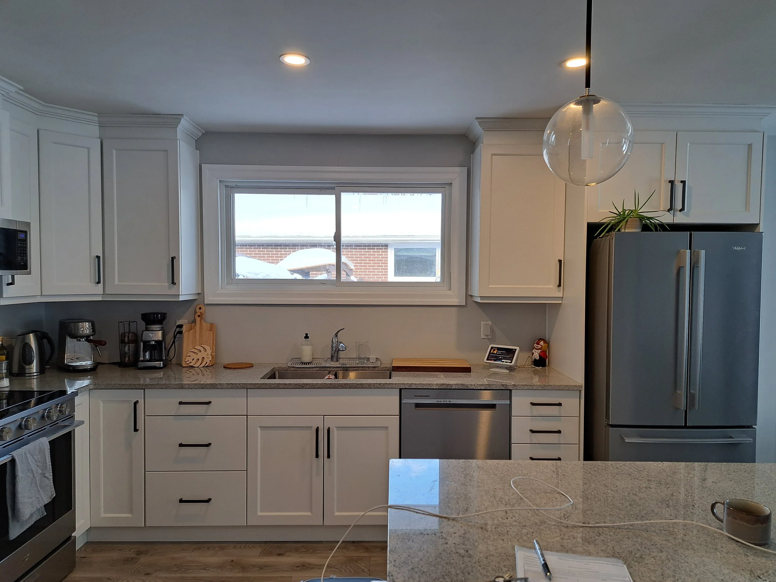 Upper - 806 Foxe Street