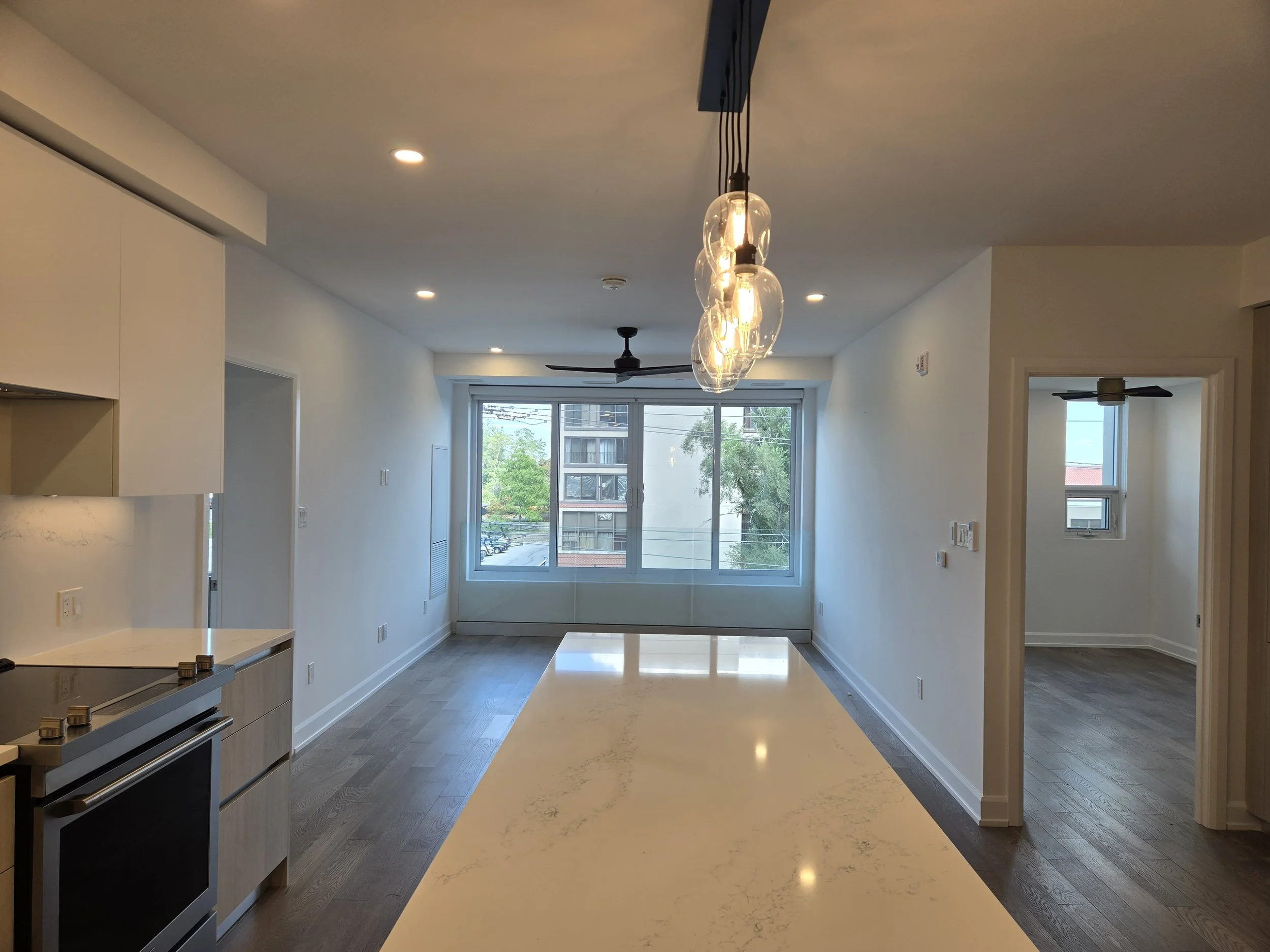 405 - 195 Hunter Street East