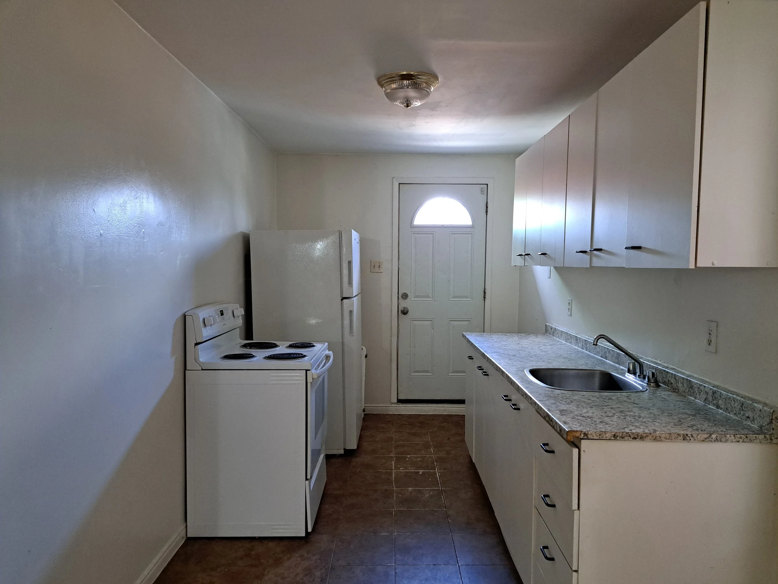 Unit B - 124 Park Street North