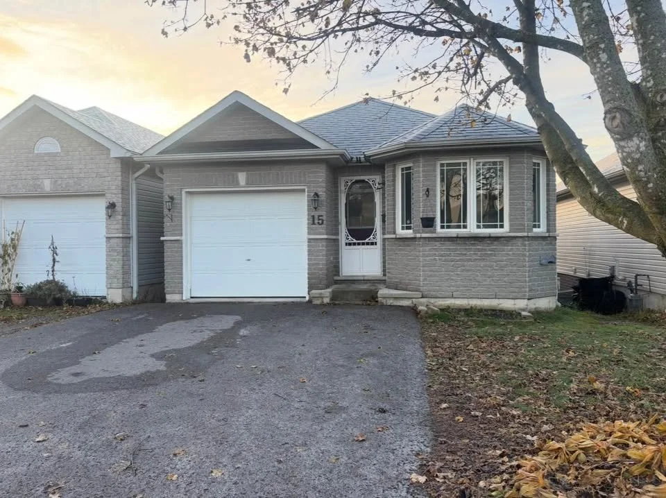 Upper Unit - 15 Stonebridge Court