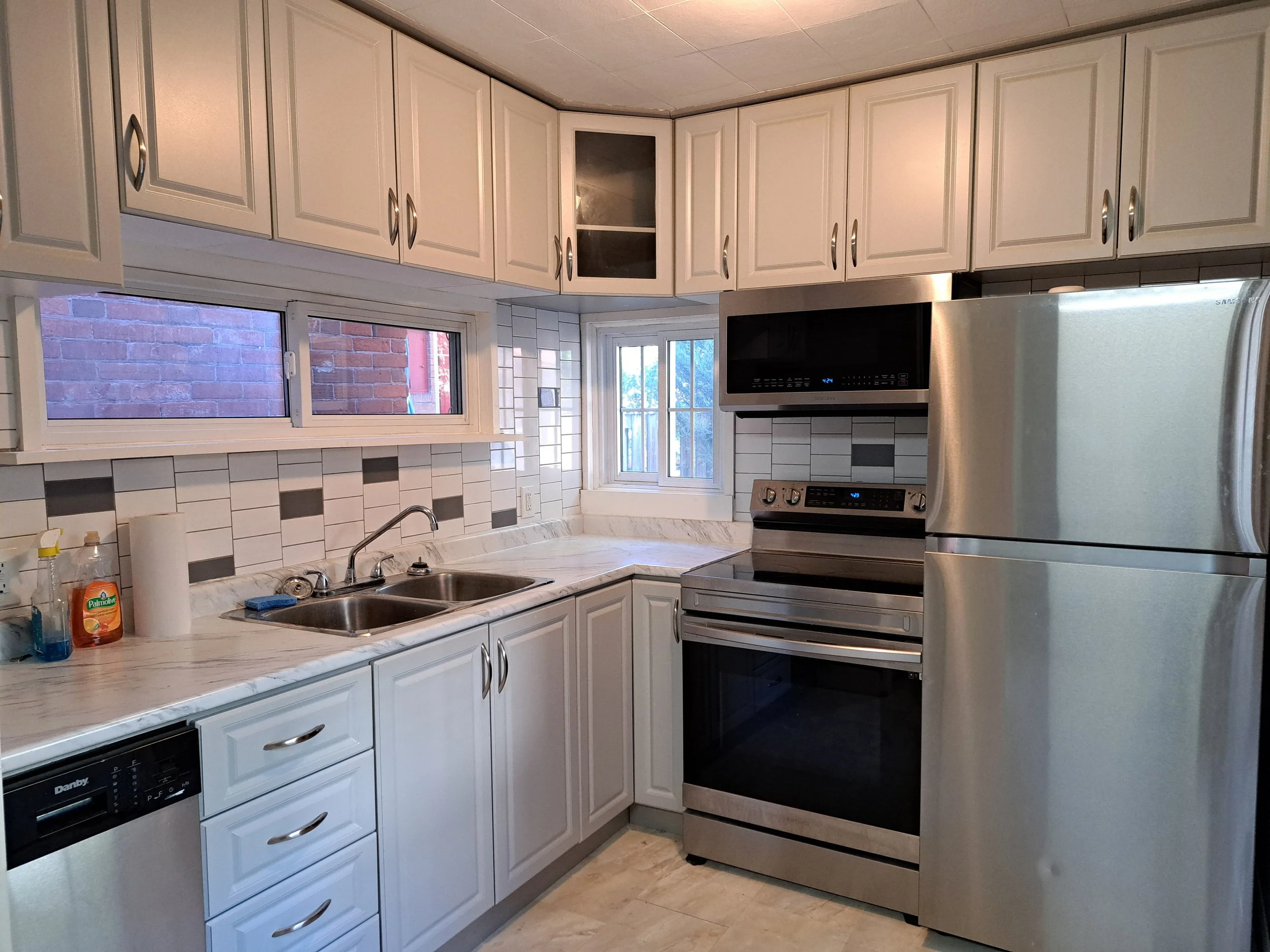 Unit 101 - 324 King Street