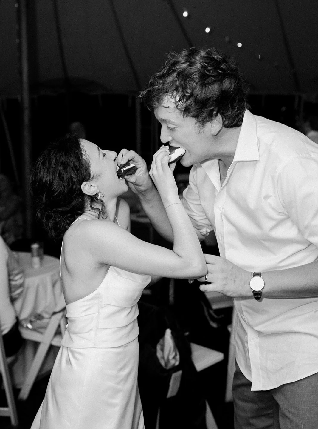 Nothing says Maine love story quite like ending the night with a whoopie pie!.
.
.
.
.
Venue: @sebascoharborresort
Band: @larrywband
Florist: @fleurant_flowers
Coordination: @breadandblossomevents
Photography: @michellekmartinphoto
HMU: @studio88
Ren