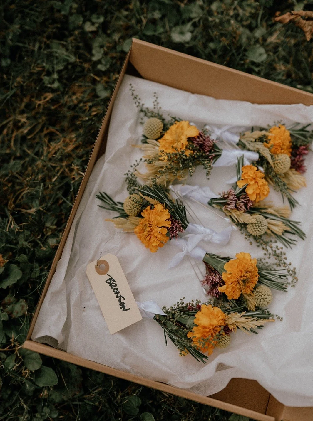 Desperately missing the growing season

Venue | @kingshillinnbarn
Catering | @frenchpicniccatering
Coordination | @breadandblossomevents
Hair and Makeup | @onceinalifestyling
Band | @damnginarefc
Rentals | @partywithconfettirentals
Florals | @dandyra